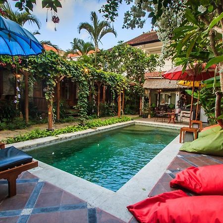 Bening Hut And Spa Seminyak  Bagian luar foto
