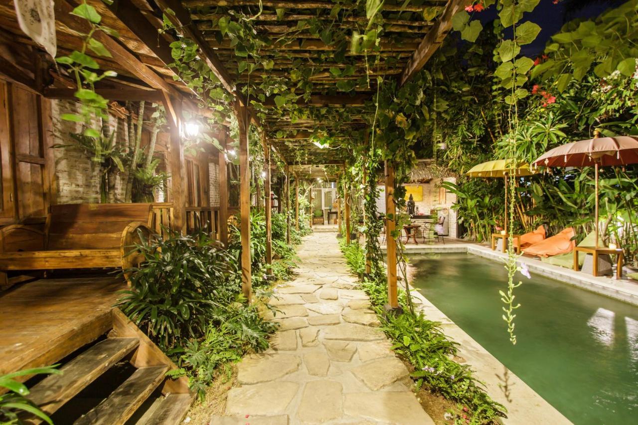 Bening Hut And Spa Seminyak  Bagian luar foto