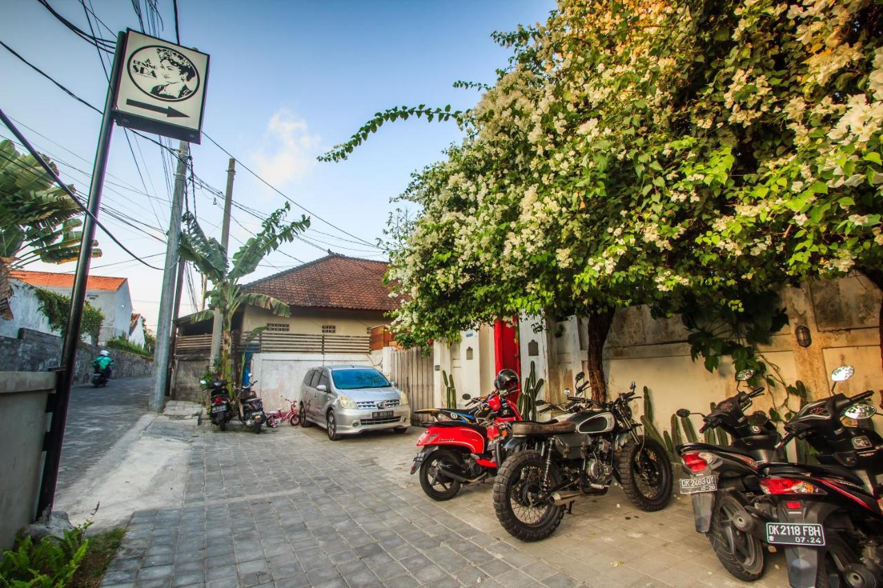 Bening Hut And Spa Seminyak  Bagian luar foto