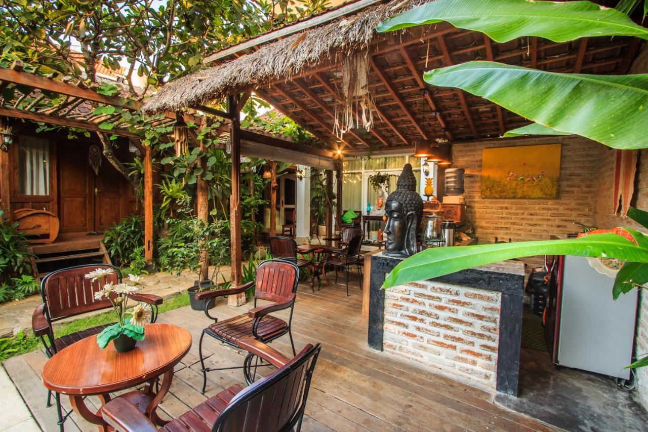 Bening Hut And Spa Seminyak  Bagian luar foto