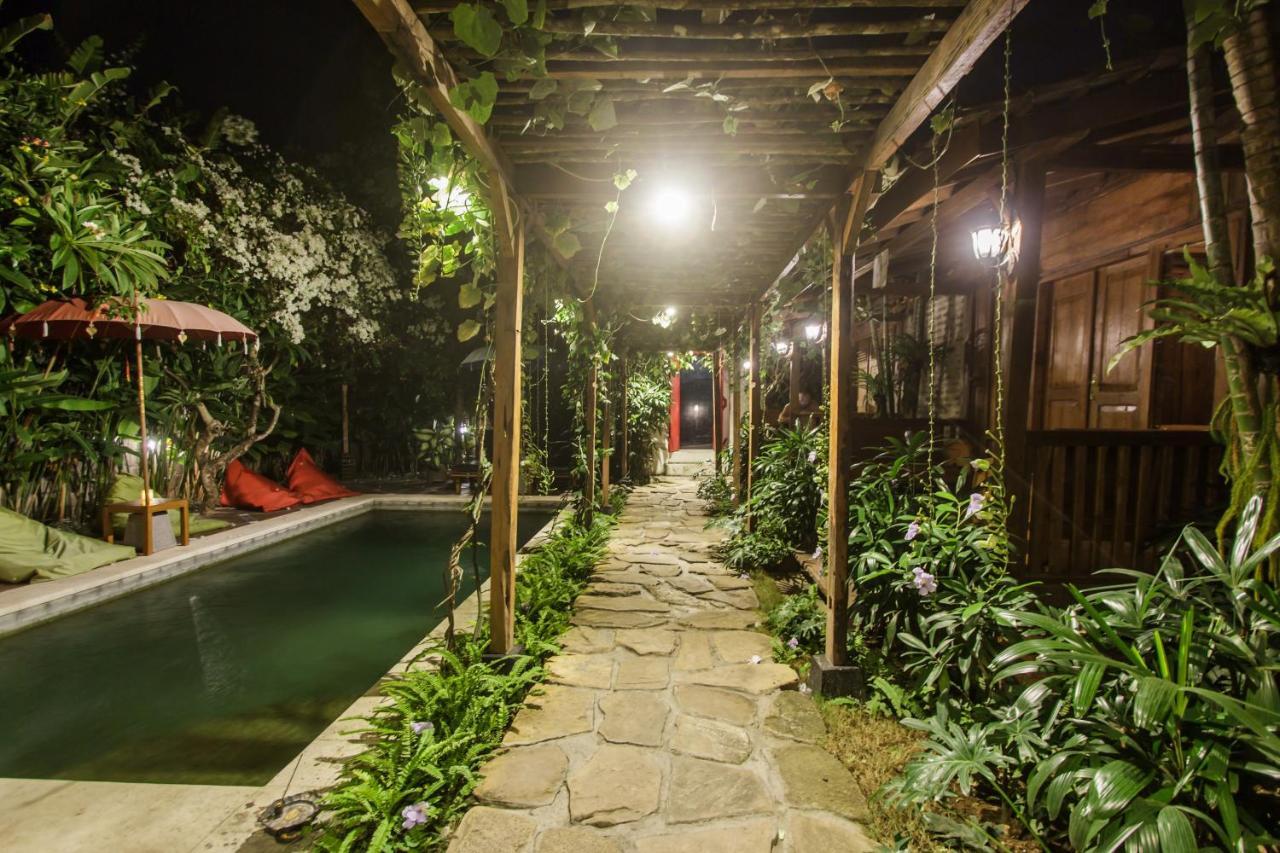 Bening Hut And Spa Seminyak  Bagian luar foto