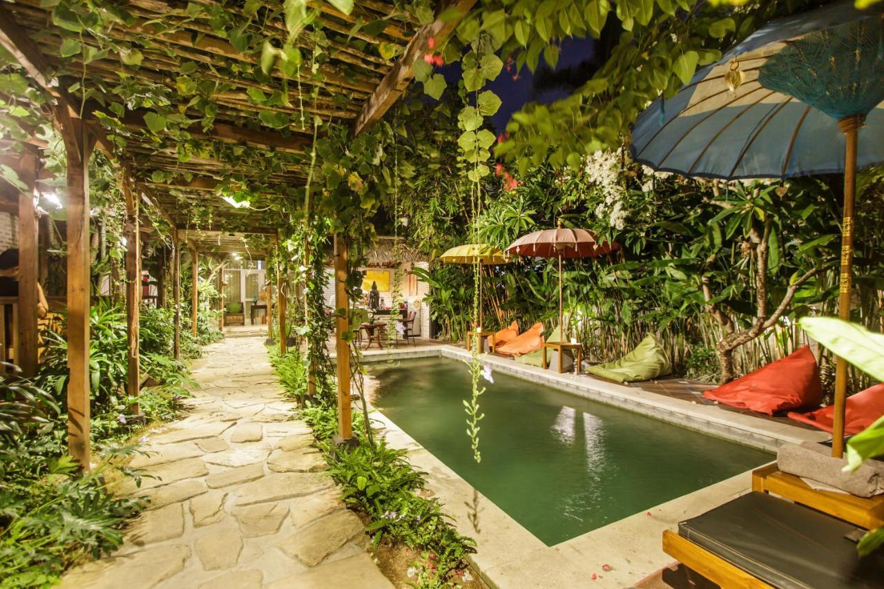 Bening Hut And Spa Seminyak  Bagian luar foto