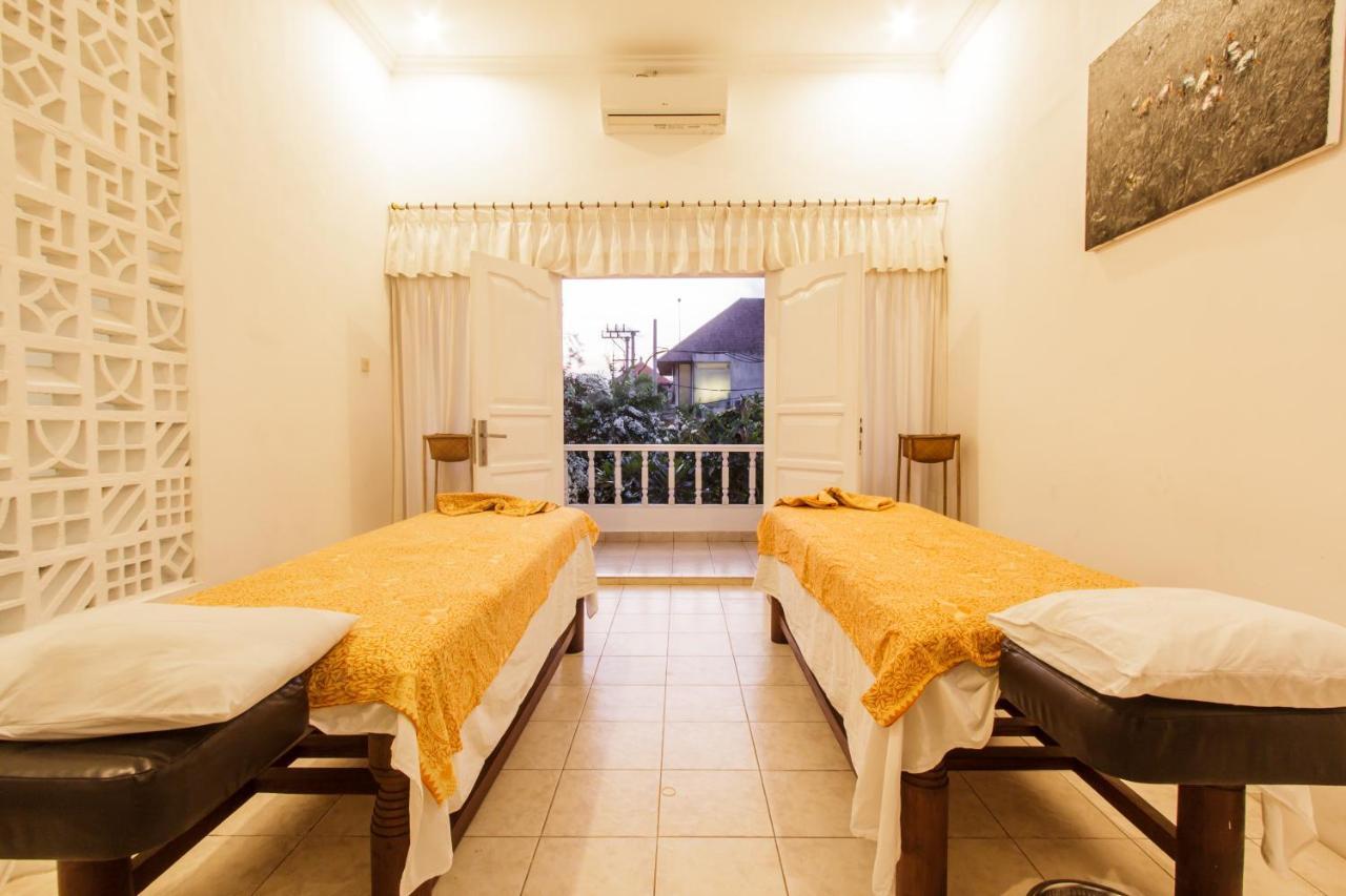 Bening Hut And Spa Seminyak  Bagian luar foto