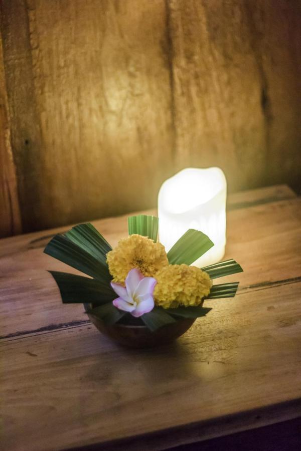 Bening Hut And Spa Seminyak  Bagian luar foto