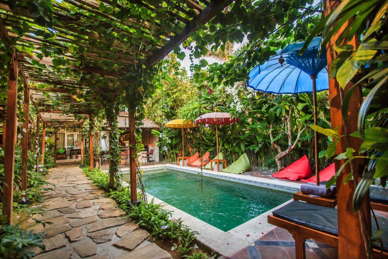 Bening Hut And Spa Seminyak  Bagian luar foto